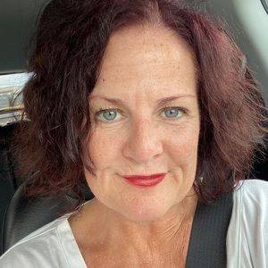 Meet your Posher, Cynthia